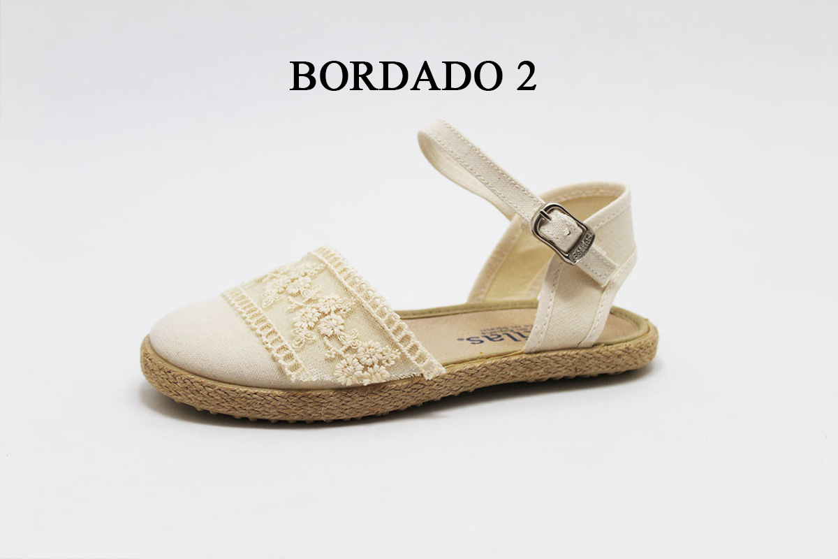 Alpargata esparto beige bordado niña Alpargata esparto beige bordado niña