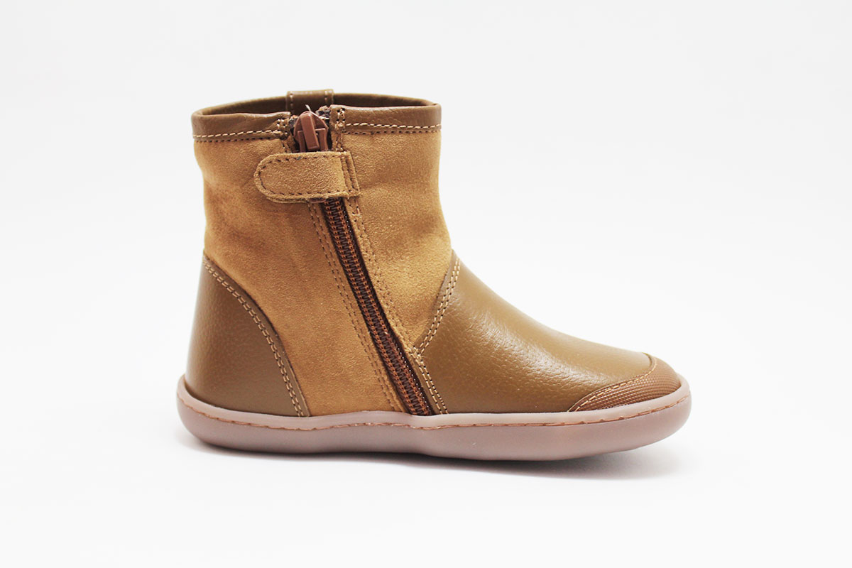 Botas barefoot niña cuero flecos Chetto Botas barefoot niña cuero flecos Chetto