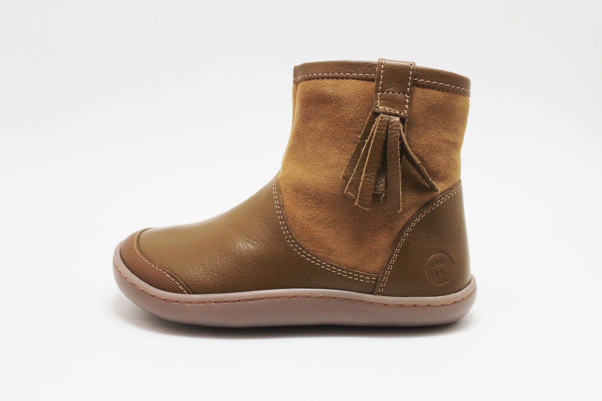 Botas barefoot niña cuero flecos Chetto Botas barefoot niña cuero flecos Chetto