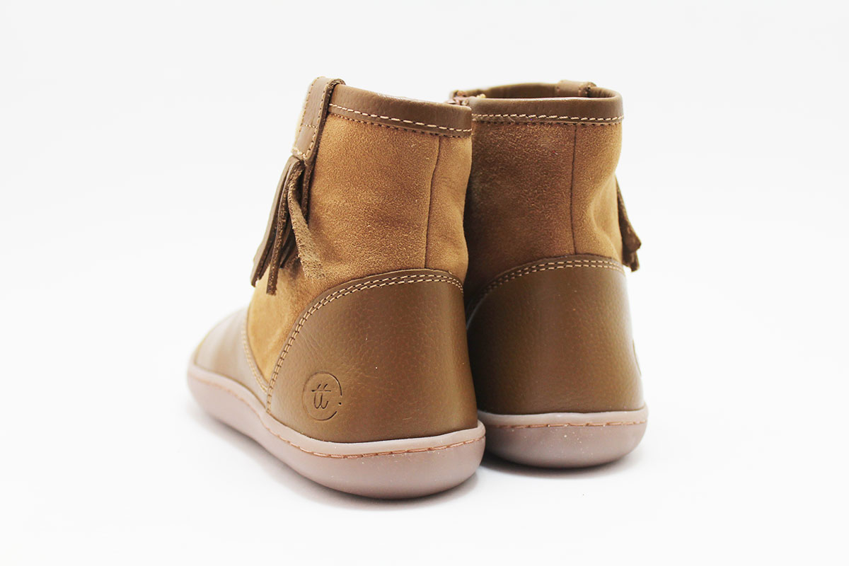 Botas barefoot niña cuero flecos Chetto Botas barefoot niña cuero flecos Chetto