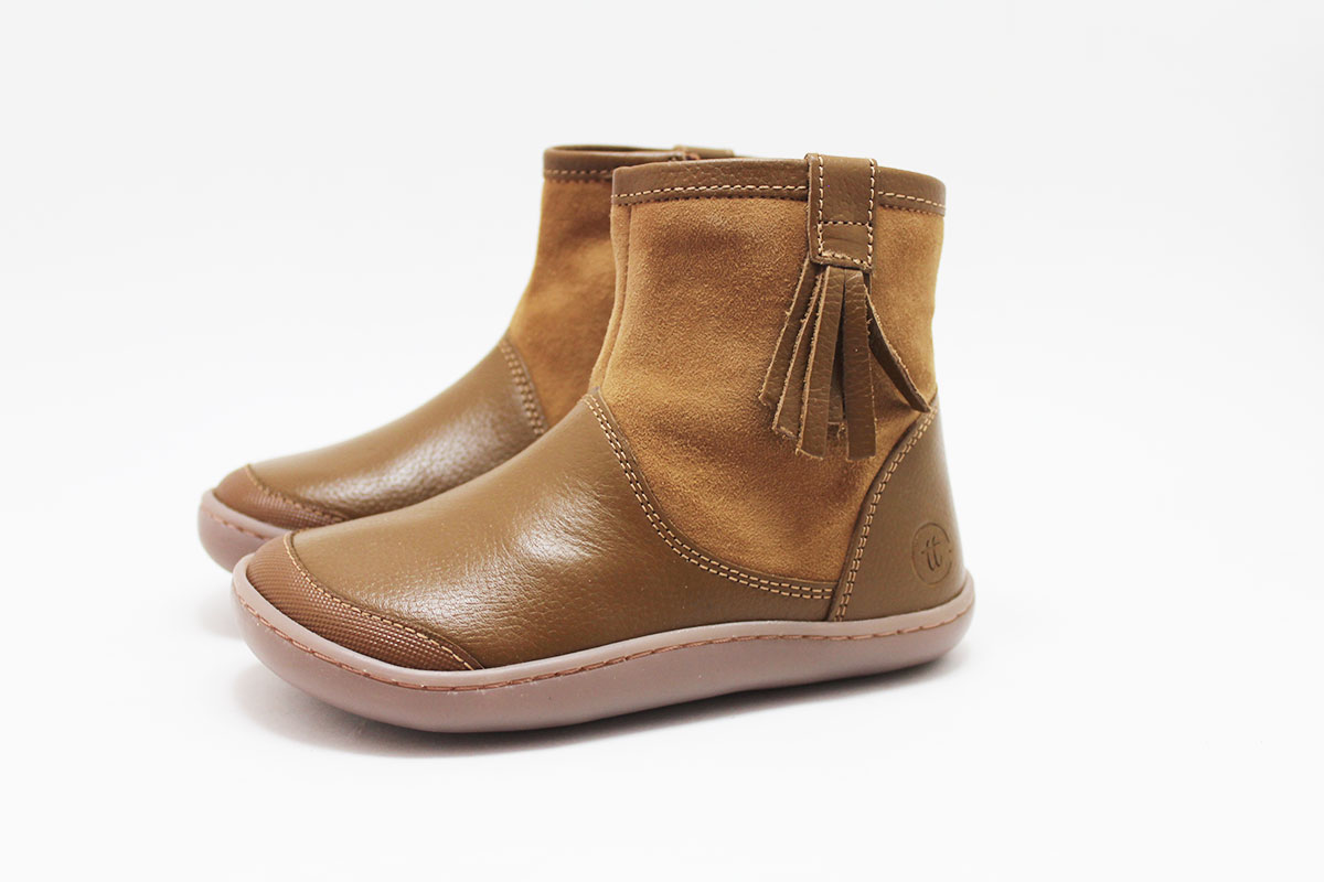 Botas barefoot niña cuero flecos Chetto Botas barefoot niña cuero flecos Chetto