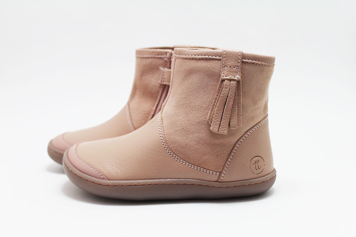 Botas barefoot niña rosa flecos Chetto Botas barefoot niña rosa flecos Chetto
