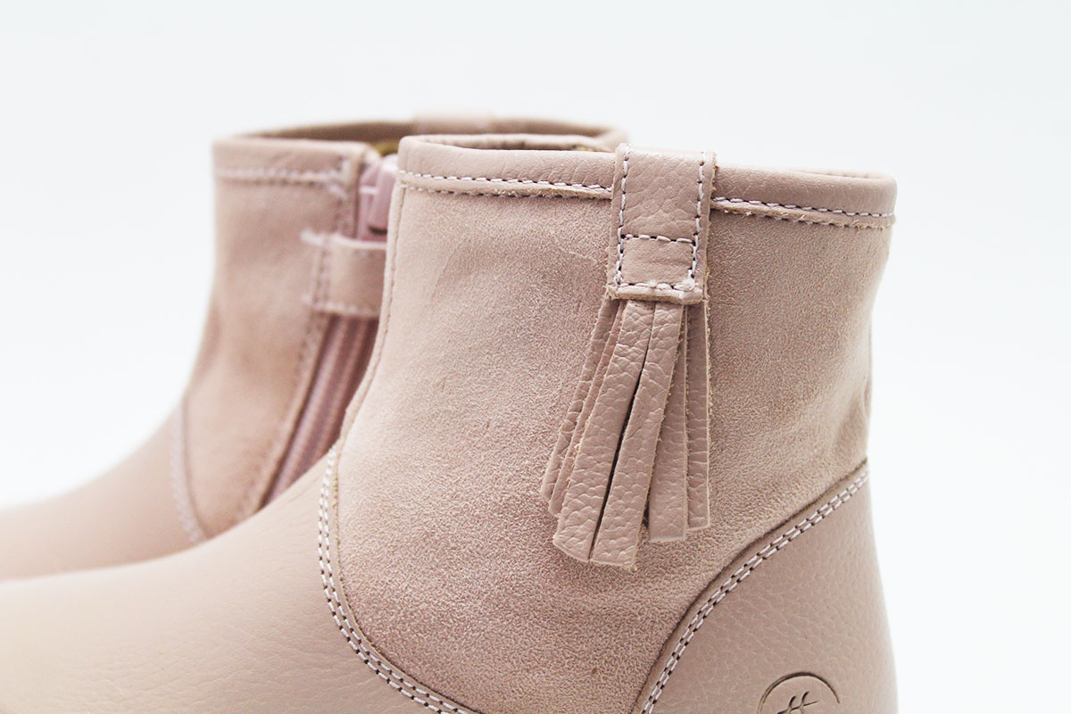 Botas barefoot niña rosa flecos Chetto Botas barefoot niña rosa flecos Chetto
