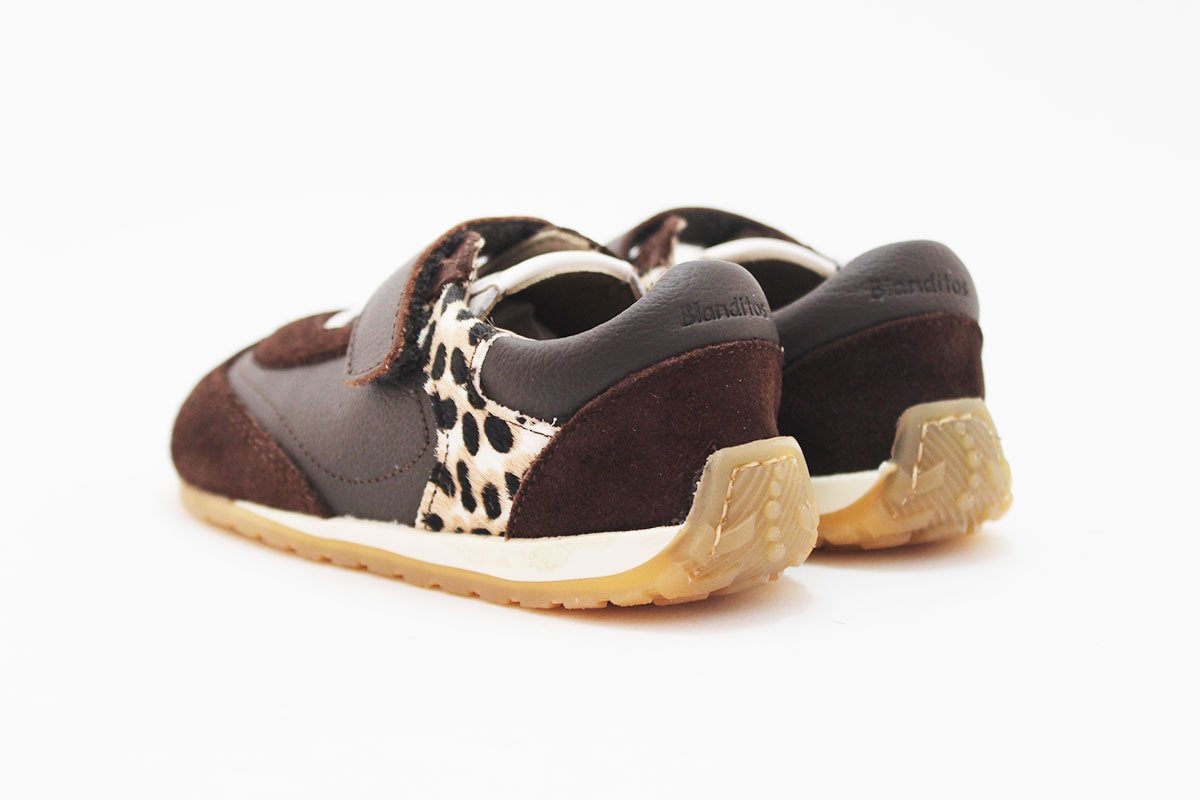 Zapatillas Blanditos by Crios marrón modelo PORTO Zapatillas Blanditos by Crios marrón modelo PORTO
