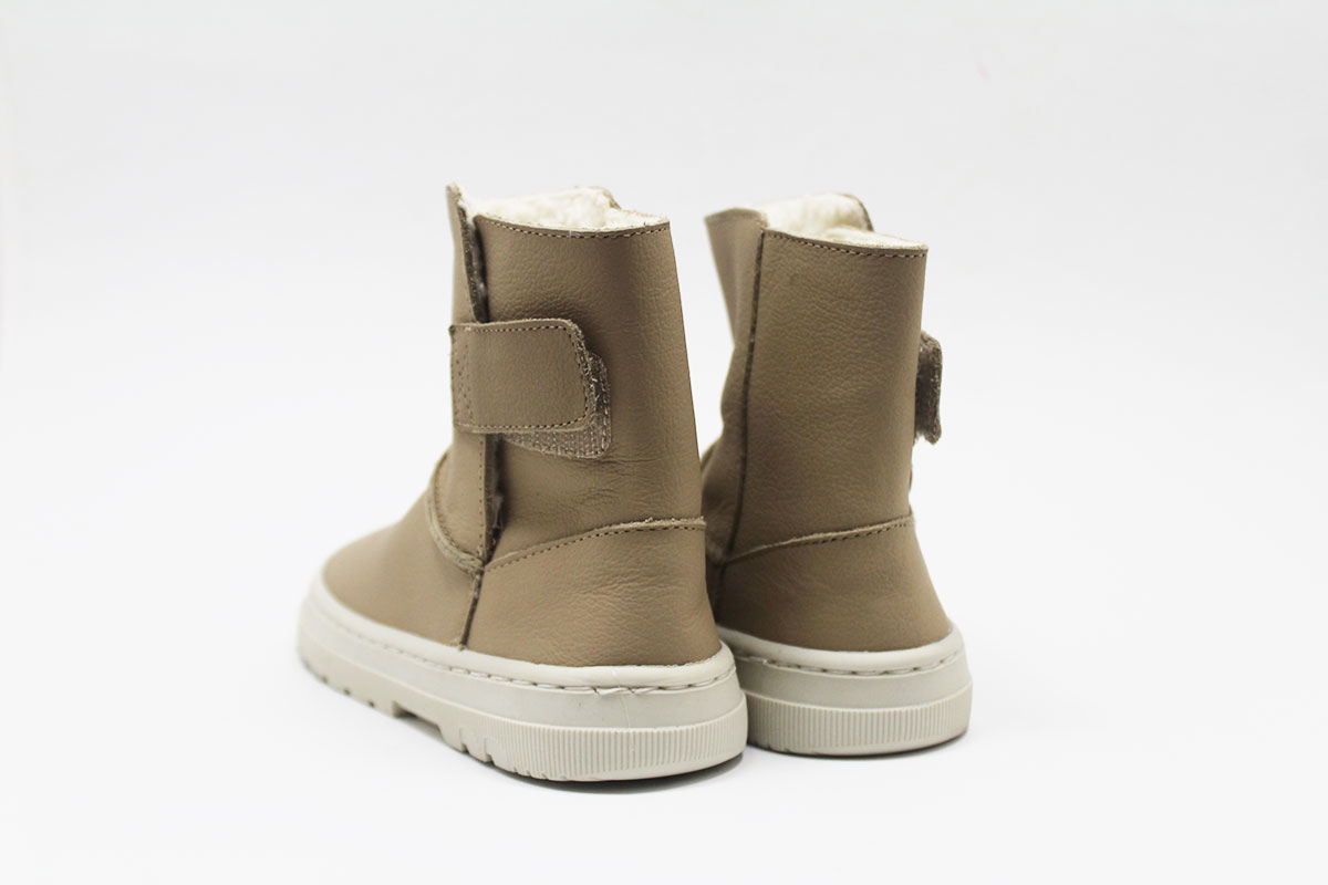 Bota borreguito piel arena suela gris Blanditos HIELO Bota borreguito piel arena suela gris Blanditos HIELO